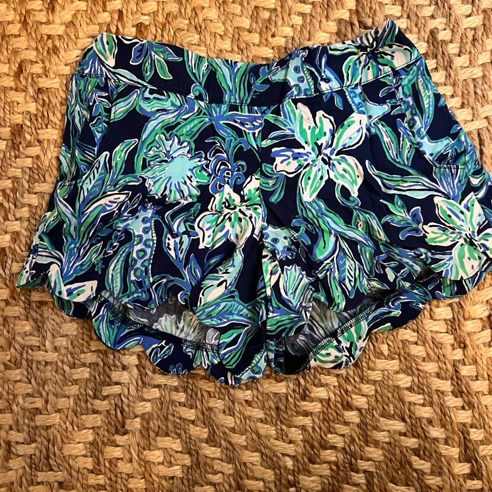 Lilly Pulitzer Scallop Shorts